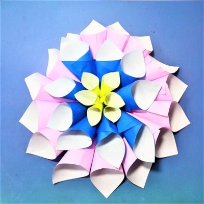 折り紙材料の立体ダリア作り方 簡単な壁掛け飾りの折り方とは 横浜デート人気おすすめ