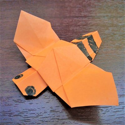 折り紙で蜂の折り方 やや立体的な簡単スズメバチの作り方とは 横浜デート人気おすすめ