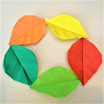 折り紙で平面の葉っぱの折り方 落ち葉や折り紙リースも簡単な作り方 横浜デート人気おすすめ