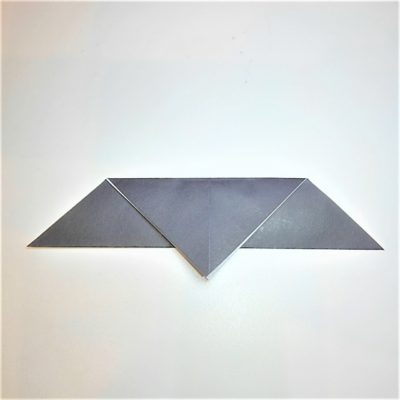 折り紙でハロウィンのコウモリの作り方 簡単な折り方を画像で解説 横浜デート人気おすすめ