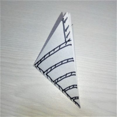 折り紙で蜘蛛の巣の折り方作り方 簡単リアルなハロウィンの手作り切り絵工作 横浜デート人気おすすめ