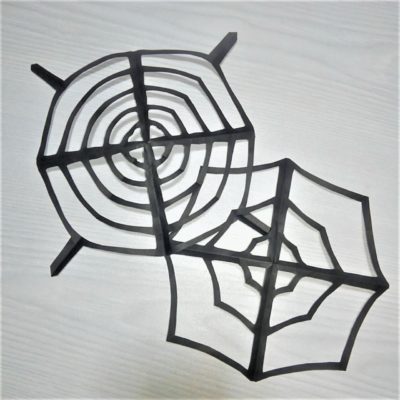 折り紙で蜘蛛の巣の折り方作り方 簡単リアルなハロウィンの手作り切り
