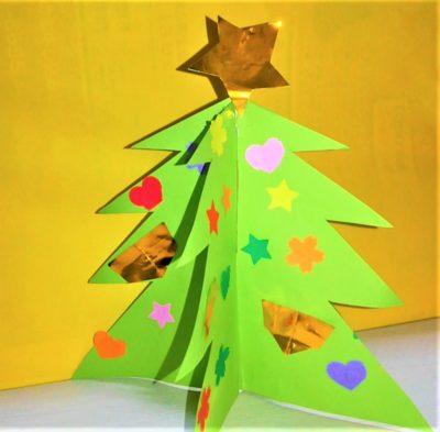 画用紙一枚でできる立体の手作りクリスマスツリー飾り工作 子どもも