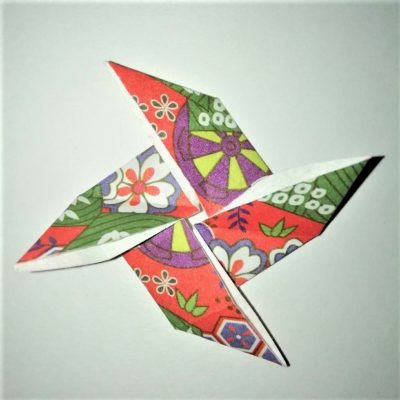折り紙の鯉のぼりの風車の折り方作り方 かわいい回る花の装飾 横浜デート人気おすすめ